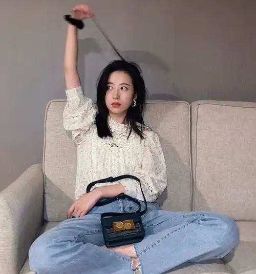 周雨彤头像女