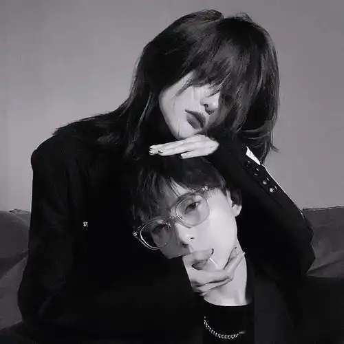 高冷情侣头像一男一女,真人优质
