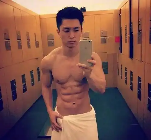 帅哥超多,健身就要秀出来,这些健身腹肌帅哥肌肉帅哥你喜欢哪个
