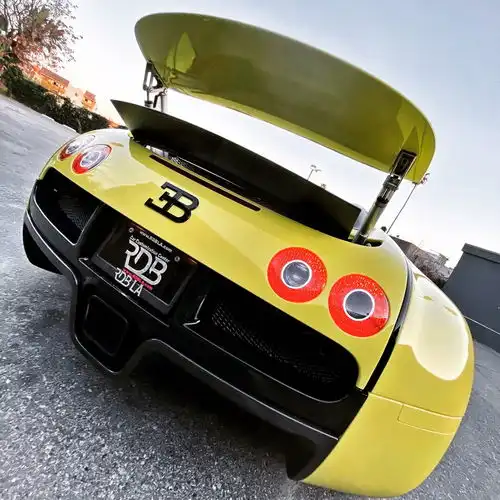 bugatti这大尾翼打开的时候,有什么想法
