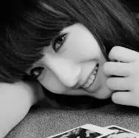 qq非主流伤感黑白头像喜欢一个人
