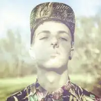 所谓的爱情只是爱之中最细枝末节的部分
