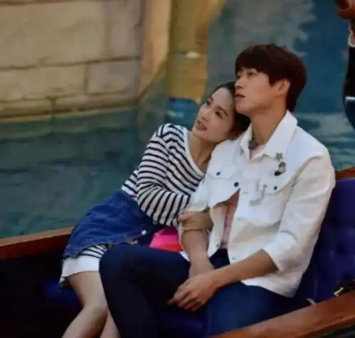 李沁邓伦疑似恋情曝光工作室情侣头像秀恩爱,女方是娱乐圈隐形直男斩
