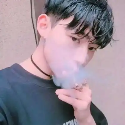 男生伤感颓废头像,你不在我身边淡出我的生活了

