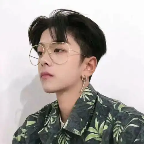 宝藏男头无一例外
