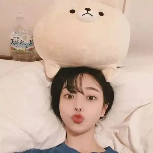 头像不要怀念任何人走了的人和死了没两样
