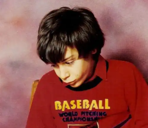 男孩被困在自己身体12年,护工疯狂性侵折磨,却没人知道他醒着
