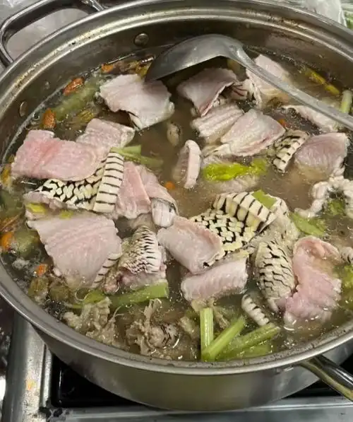 18岁少年高考后吃蛇肉火锅进icu,医生看报告颤抖吃的根本不是蛇
