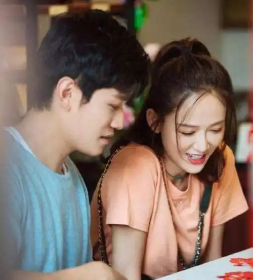 陈乔恩520晒男友背影秀恩爱,收小礼物很满足,感叹平凡是福
