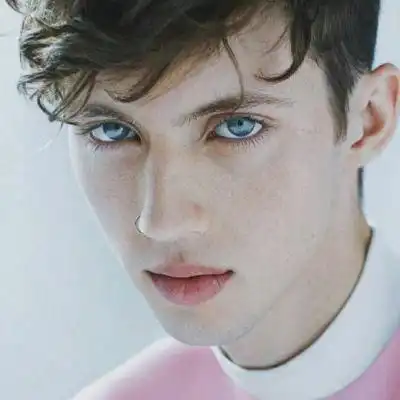 2018qq帅哥头像欧美范高清冷酷什么关系都是简单点好
