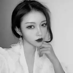 女头像霸气高冷黑白单纯的小成熟
