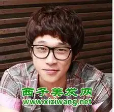 男生纹理大卷的蘑菇头清新又阳光的男生发型
