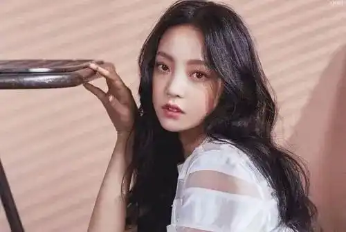 日本22岁女星自杀身亡,因参加真人秀长期遭谩骂,不堪网络压力决绝告别
