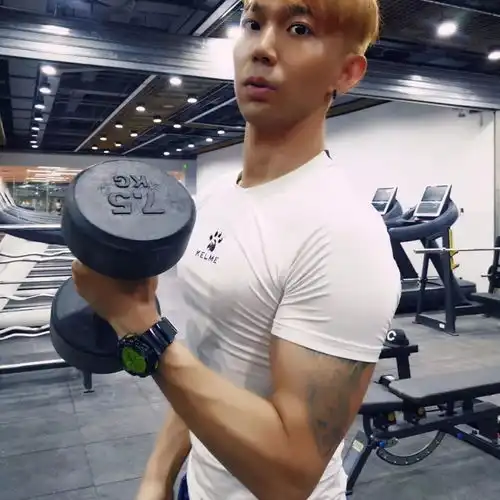 在这个重要的日子里,我决定...
