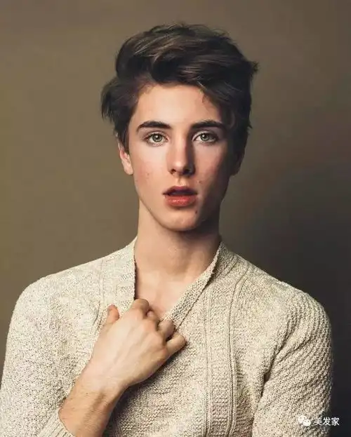 2017男性时尚发型有哪些有了这些发型回头率肯定upupup
