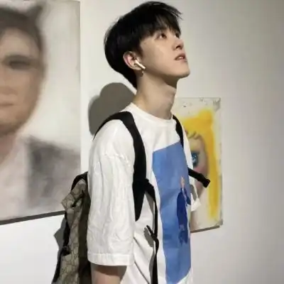 男生帅气头像真人头像小奶狗2021好而长久的感情不仅需要聊天还需要见面
