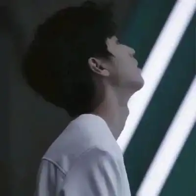 清秀脸庞好看又比较热门的帅哥头像很迷人很有气质的男头
