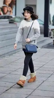 男生背女包一定娘我就遇到了个把女包背出高级味道的男生
