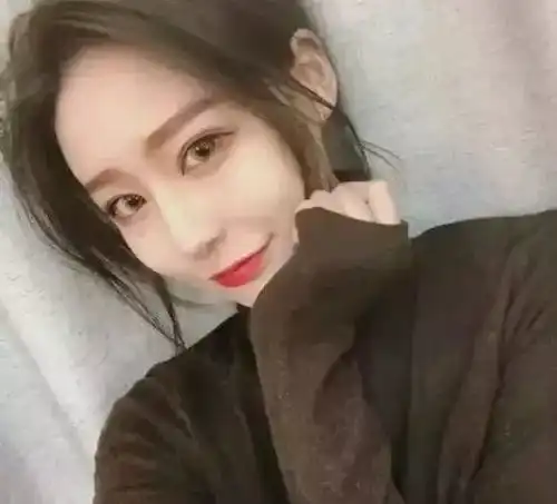 网红主播温婉强势复出,关美颜直播,与爆火时样貌判若两人,吓坏男粉丝
