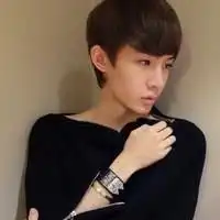 青春帅气的qq男生头像看穿我的逞强保护我的脆弱
