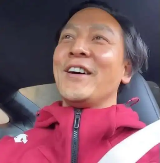 45岁吴彦祖近照曝光,皮肤松弛发际线令人担忧,网友调侃苏大强
