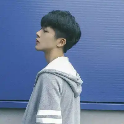 帅气阳光的小清新男生头像冷酷风男生qq头像
