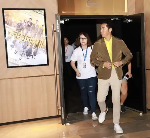 明星见面会回顾邪恶男神团小分队空降东莞
