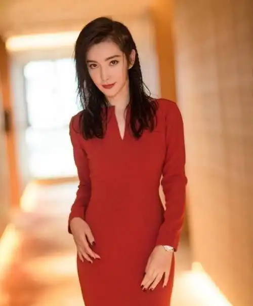 李冰冰和她16岁的男朋友分手了女子出来回应小心吃瓜
