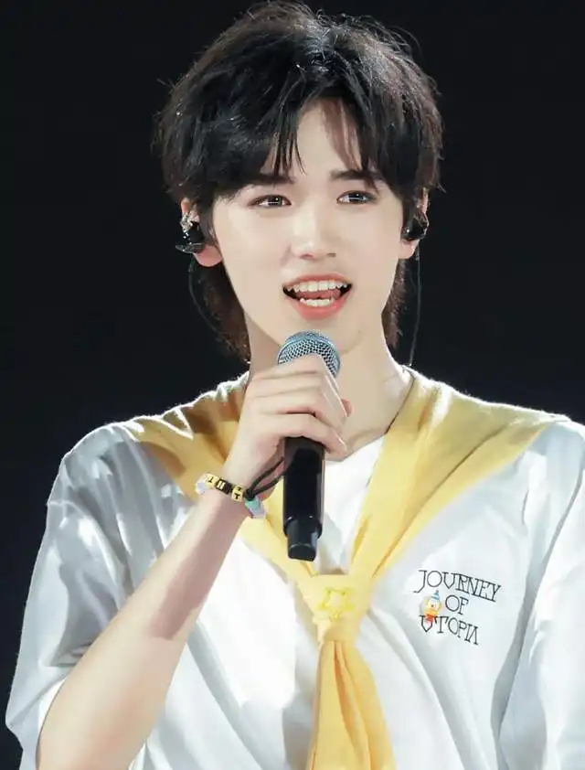 宋亚轩加冠礼演唱会也太会了吧
