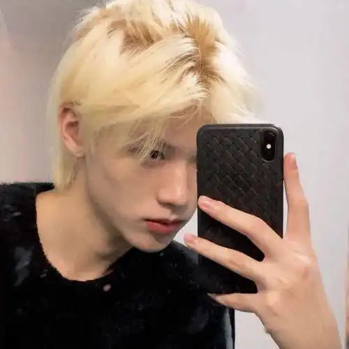 小众男头小表情头像
