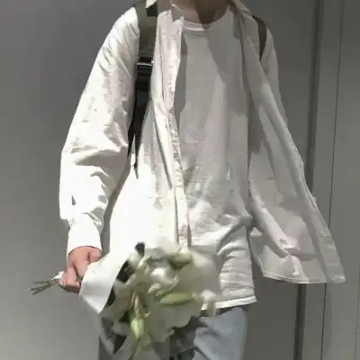 白色干净男头像会发光的男神
