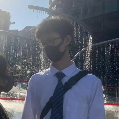 情侣头像丨你身上有我余生的味道低头