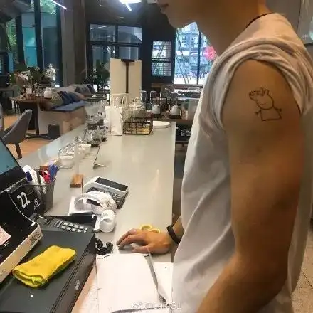 除了小猪佩奇,还有这19种纹身帮你变成社会人