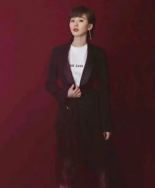你问我有什么方法扑倒男神先和刘诗诗学学怎么穿搭
