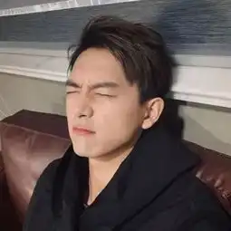 头像多年前你一句保重我至今没瘦
