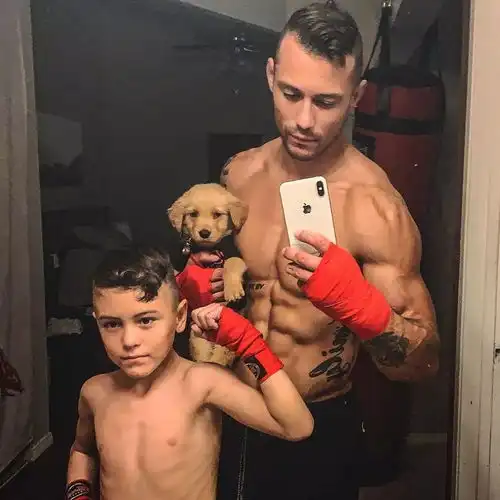 每个成功男人的背后都有一个让他变得更好的男人我信了okbaby星爸妈
