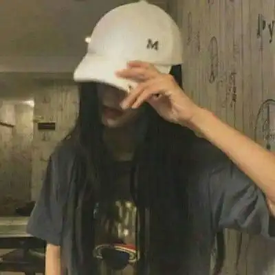 原宿风暗黑系女生头像韩版超好看女生00后头像
