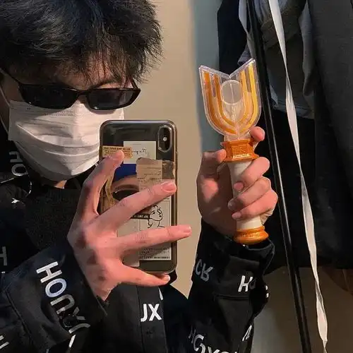 男生头像不怀念了反正不见面了