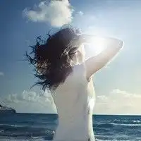 怎么把人物头像虚化到风景中微信头像图片大全
