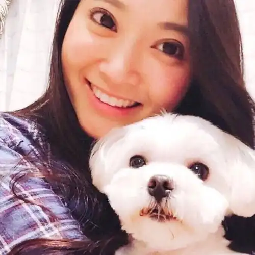 蒋劲夫日本留学爆恋情,与女友亲昵合影强调只穿内裤

