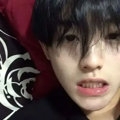 小鹿真人高冷男头怀揣希望去努男生头像我要个性网
