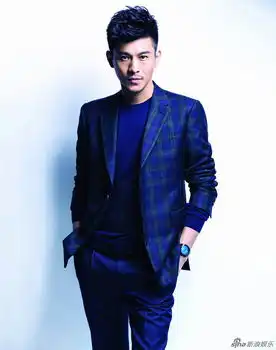 组图乔振宇初冬写真冷峻硬朗变都市型男
