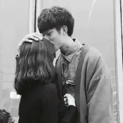 给一张情侣头像谁能帮我找出另外一张
