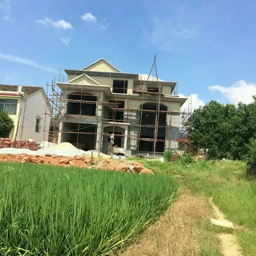 田总自建三层小别墅建好后让人看了绝对惊呆
