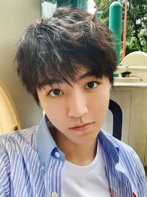 王俊凯女扮男装,仙女烫还能忍,看到图四小学生都要成黑粉了
