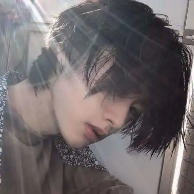 qq帅哥头像冷酷帅气我有点花心喜欢每一个你
