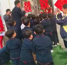 最强伴郎团火了,男幼师结婚,组织幼儿园男孩接亲,气势磅礴
