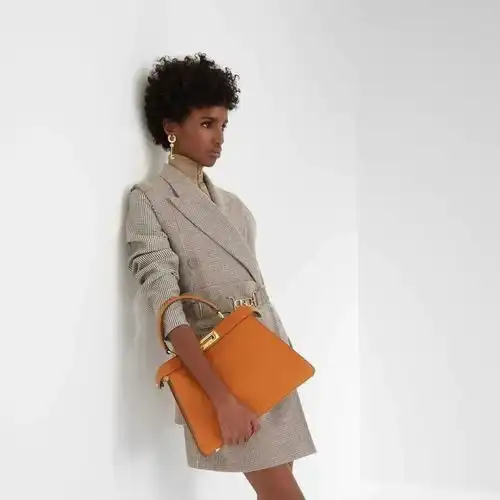 请和杨紫张婧仪一样把糖炒栗子穿在身上
