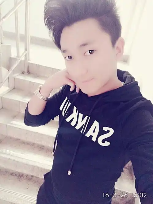 网络红人谢小龙百度图片
