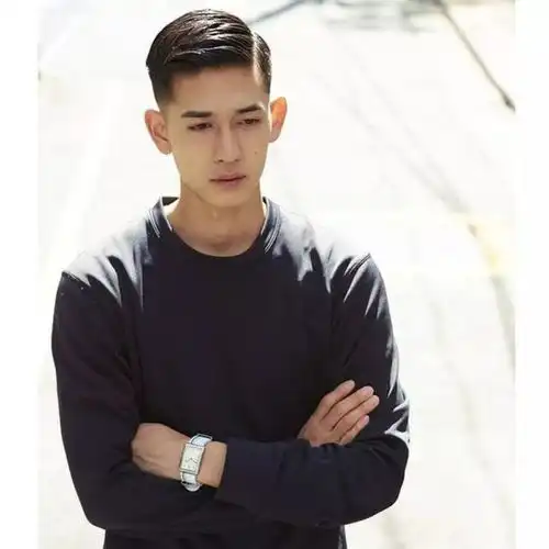 本命年帅哥特辑为什么属狗的男孩子都人高腿长身材好还长得帅
